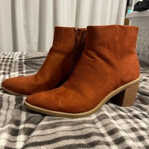 Women's Suede Ankle Boots - Rust